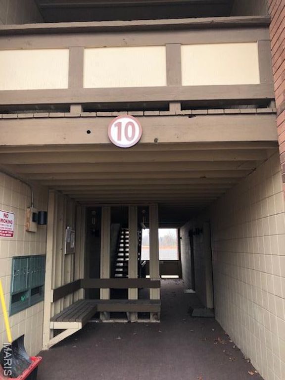 10 Fairways Circle E, St Charles, MO 63303