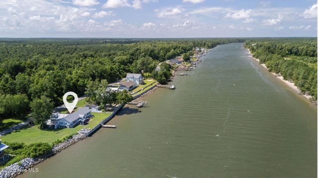 1074 Sea Gate Drive, Newport, NC 28570