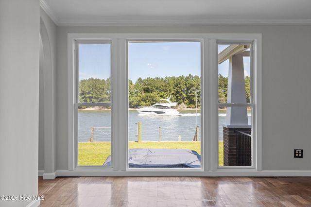 1074 Sea Gate Drive, Newport, NC 28570