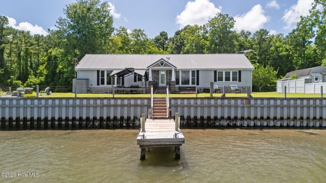 1074 Sea Gate Drive, Newport, NC 28570