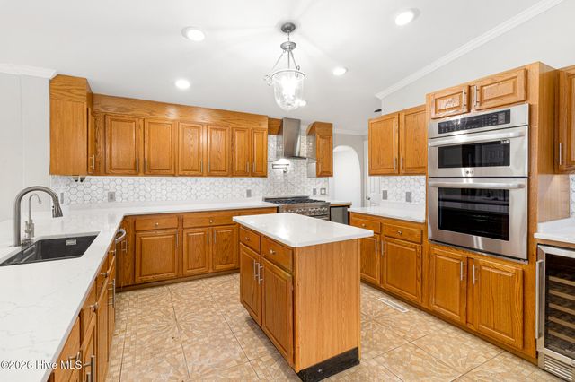 1074 Sea Gate Drive, Newport, NC 28570