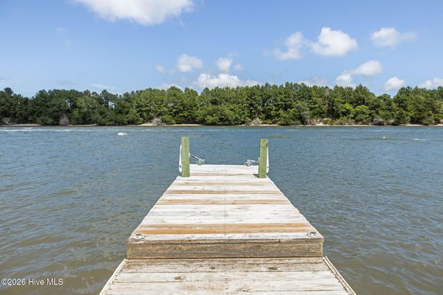 1074 Sea Gate Drive, Newport, NC 28570