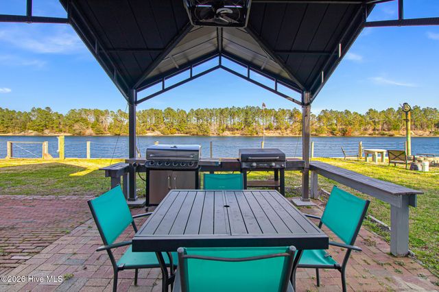 1074 Sea Gate Drive, Newport, NC 28570