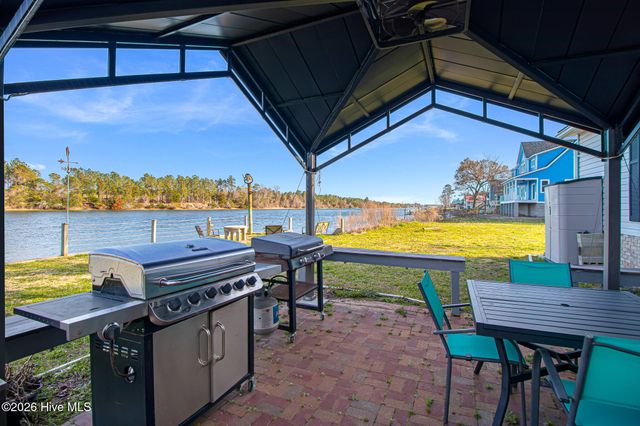 1074 Sea Gate Drive, Newport, NC 28570