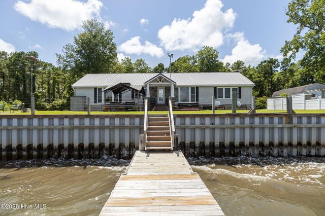 1074 Sea Gate Drive, Newport, NC 28570