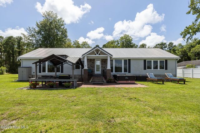 1074 Sea Gate Drive, Newport, NC 28570