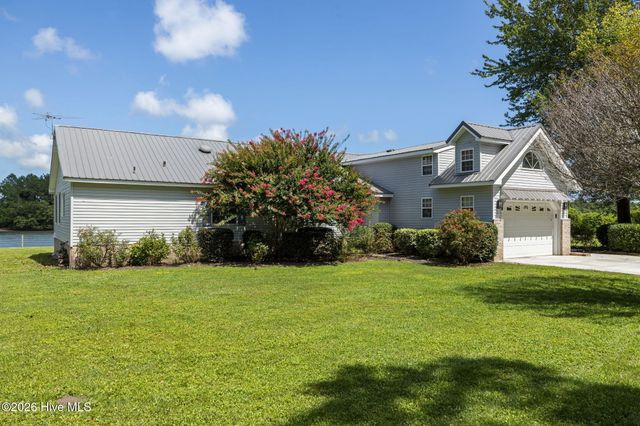 1074 Sea Gate Drive, Newport, NC 28570