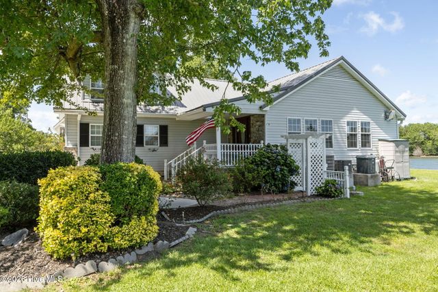 1074 Sea Gate Drive, Newport, NC 28570