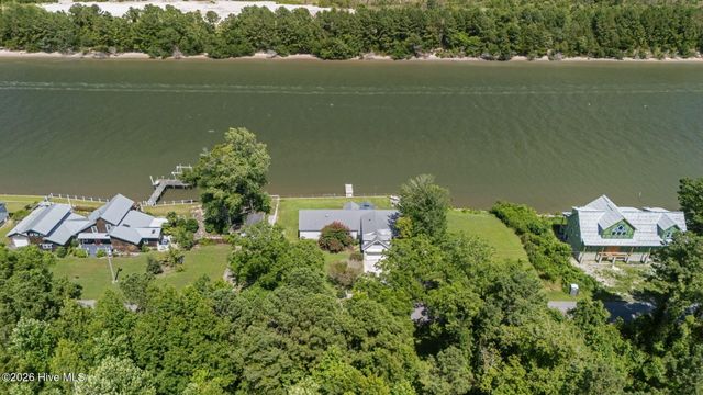 1074 Sea Gate Drive, Newport, NC 28570