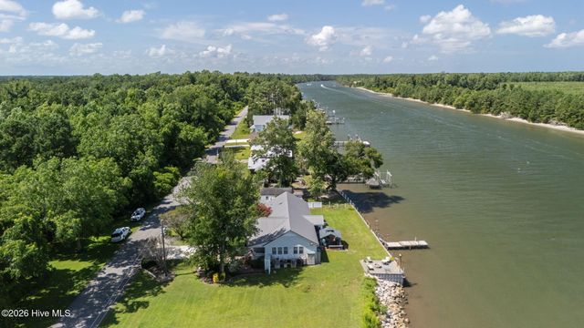 1074 Sea Gate Drive, Newport, NC 28570