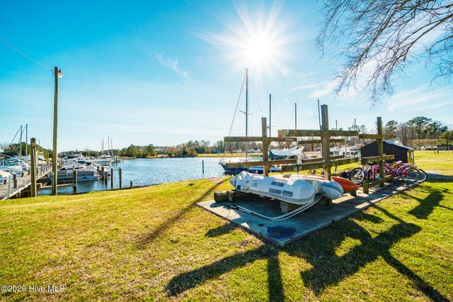 1074 Sea Gate Drive, Newport, NC 28570