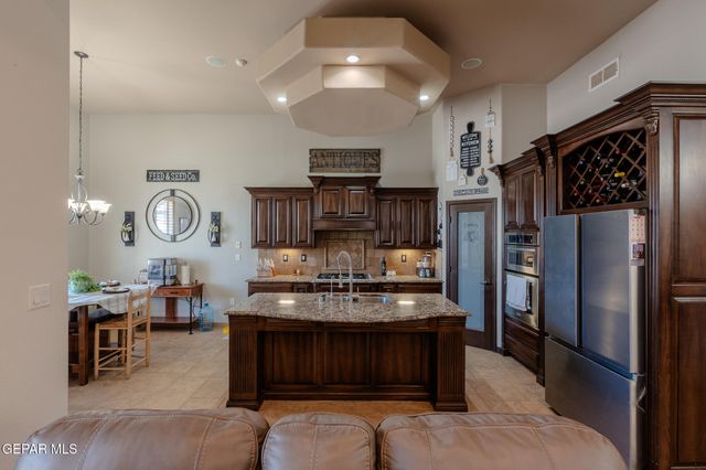 13420 EMERALD BROOK Drive, Horizon City, TX 79928
