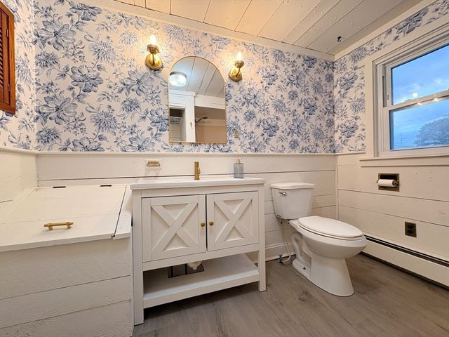 98 Ebony St, Fairhaven, MA 02719