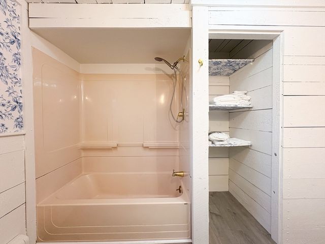 98 Ebony St, Fairhaven, MA 02719