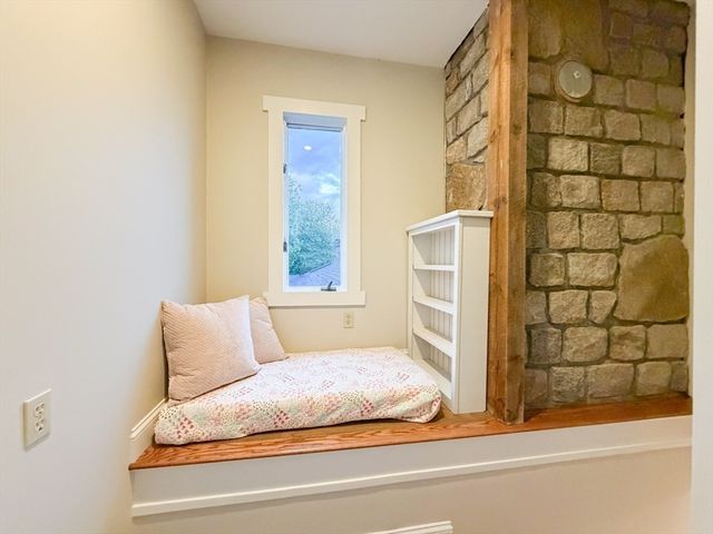 98 Ebony St, Fairhaven, MA 02719