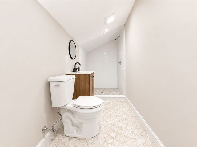 98 Ebony St, Fairhaven, MA 02719