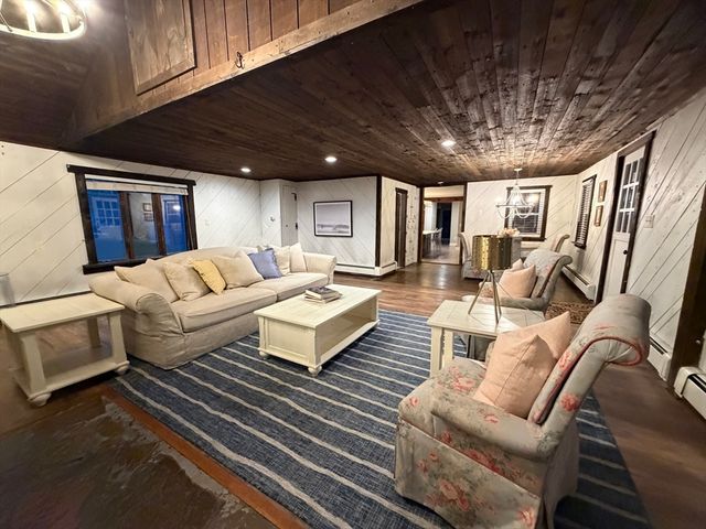98 Ebony St, Fairhaven, MA 02719