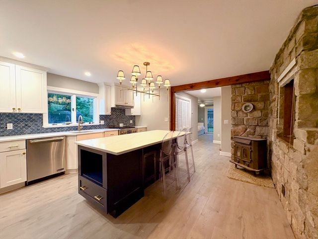 98 Ebony St, Fairhaven, MA 02719