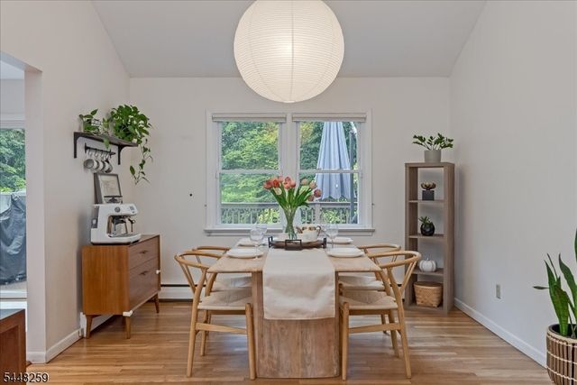 19 Sunrise Dr, Morris Plains Boro, NJ 07950