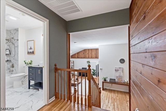 19 Sunrise Dr, Morris Plains Boro, NJ 07950