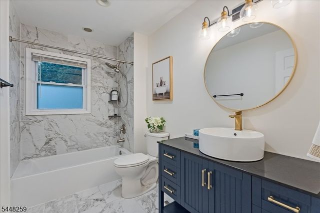 19 Sunrise Dr, Morris Plains Boro, NJ 07950