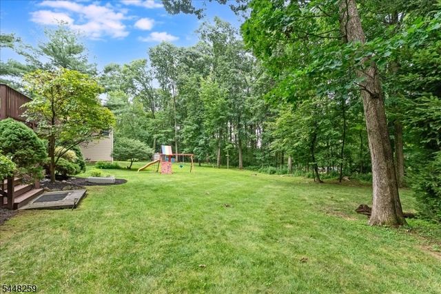 19 Sunrise Dr, Morris Plains Boro, NJ 07950