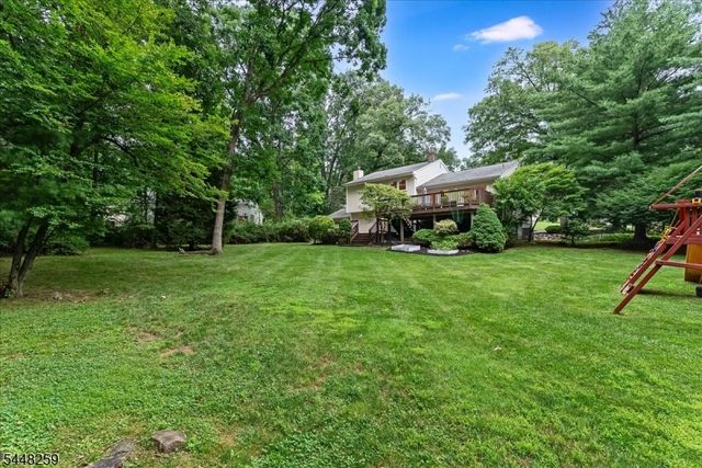 19 Sunrise Dr, Morris Plains Boro, NJ 07950