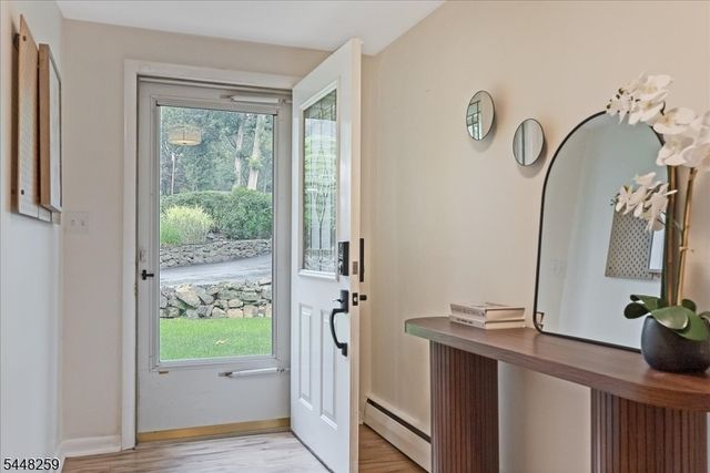 19 Sunrise Dr, Morris Plains Boro, NJ 07950