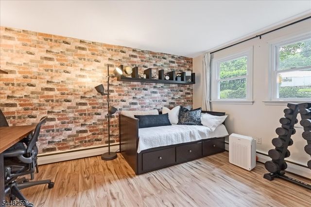 19 Sunrise Dr, Morris Plains Boro, NJ 07950
