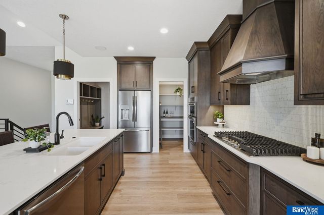 9134 Marbella Drive, Lincoln, NE 68520