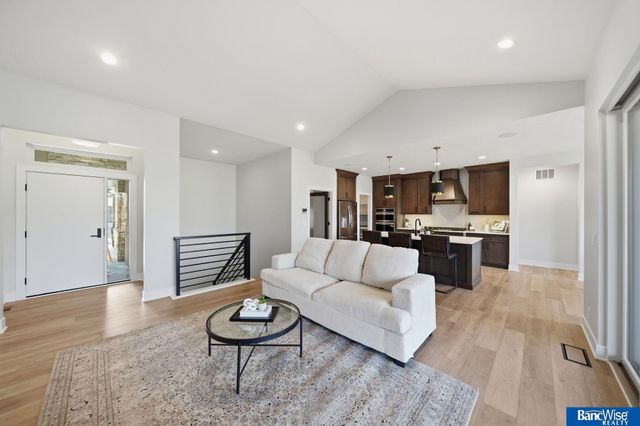 9134 Marbella Drive, Lincoln, NE 68520