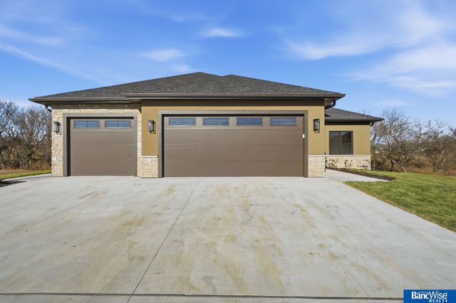 9134 Marbella Drive, Lincoln, NE 68520