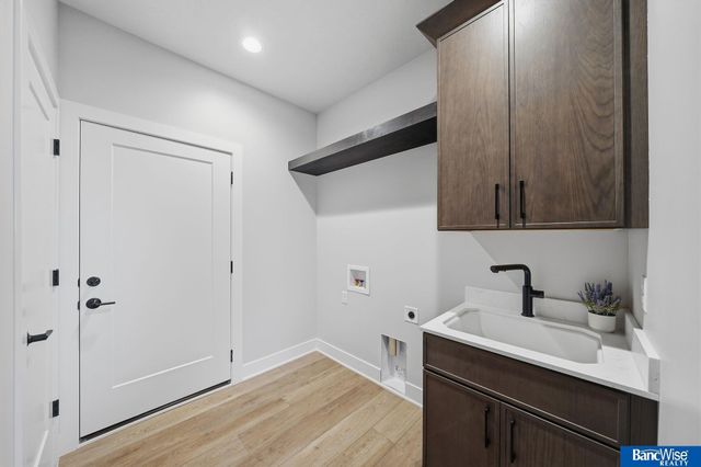 9134 Marbella Drive, Lincoln, NE 68520