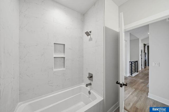 9134 Marbella Drive, Lincoln, NE 68520