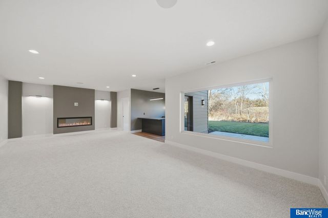 9134 Marbella Drive, Lincoln, NE 68520