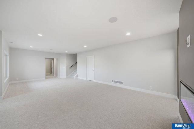 9134 Marbella Drive, Lincoln, NE 68520