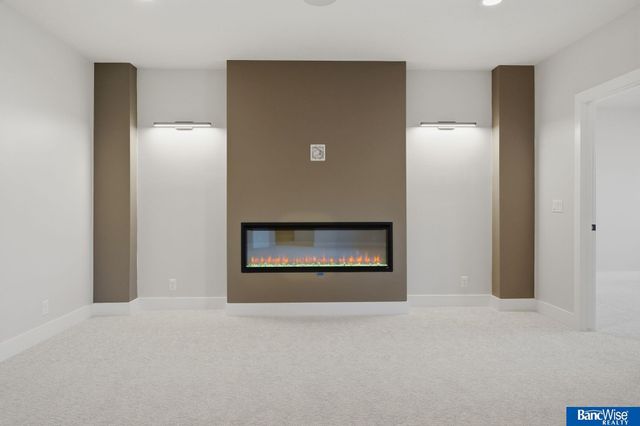 9134 Marbella Drive, Lincoln, NE 68520