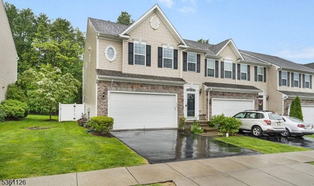 45 Washington Square Cir, Washington Boro, NJ 07882