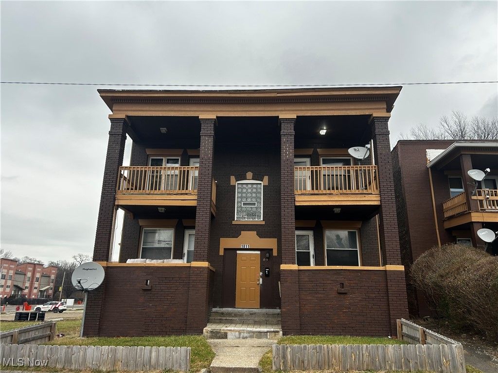 1811 Lakeview Avenue, East Cleveland, OH 44112