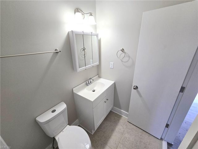 9600 11th Bay St Apt 7, Norfolk, VA 23518