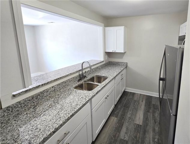 9600 11th Bay St Apt 7, Norfolk, VA 23518