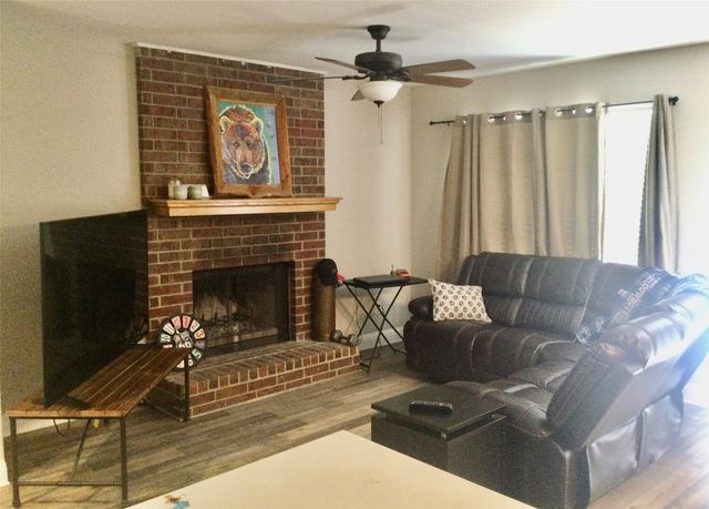 713 Cory Street, Grapevine, TX 76051