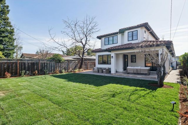 3011 Bryant Street, Palo Alto, CA 94306