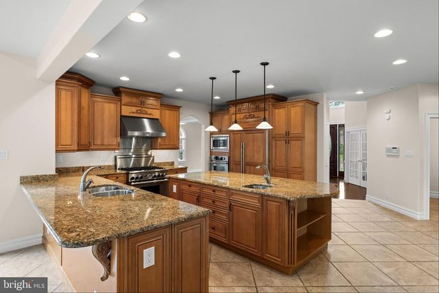 1 BARNEY LN, Voorhees, NJ 08043