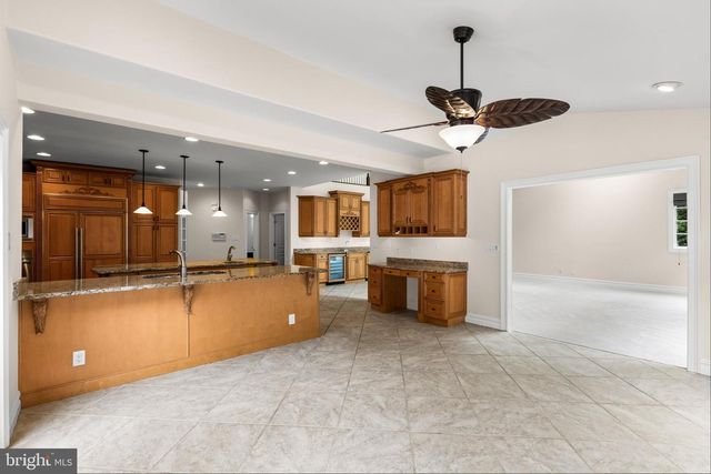 1 BARNEY LN, Voorhees, NJ 08043