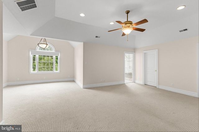 1 BARNEY LN, Voorhees, NJ 08043