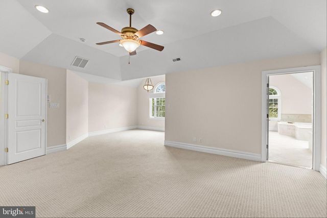 1 BARNEY LN, Voorhees, NJ 08043