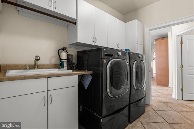 1 BARNEY LN, Voorhees, NJ 08043