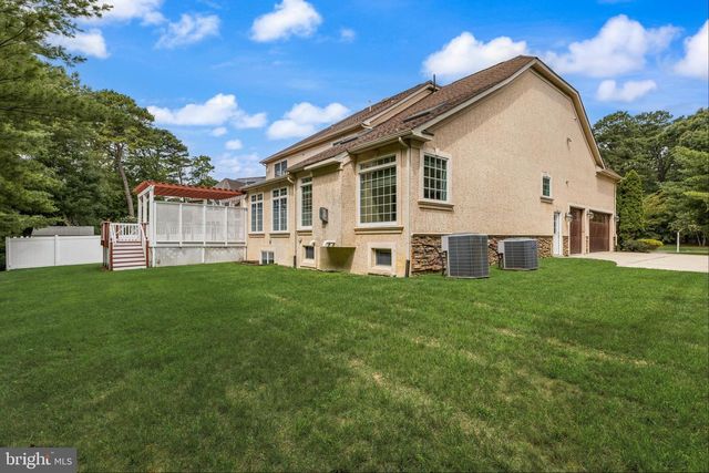 1 BARNEY LN, Voorhees, NJ 08043