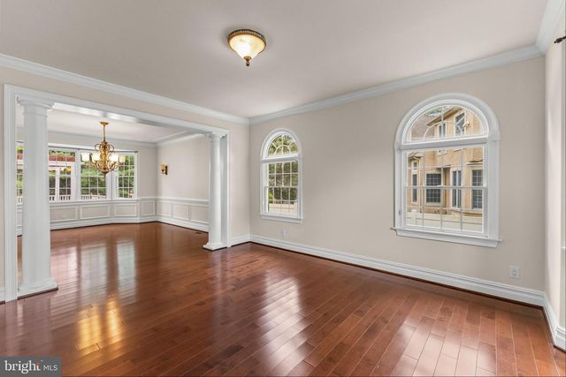 1 BARNEY LN, Voorhees, NJ 08043